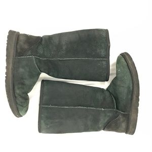 Ugg Classic Tall in Black Size 7W